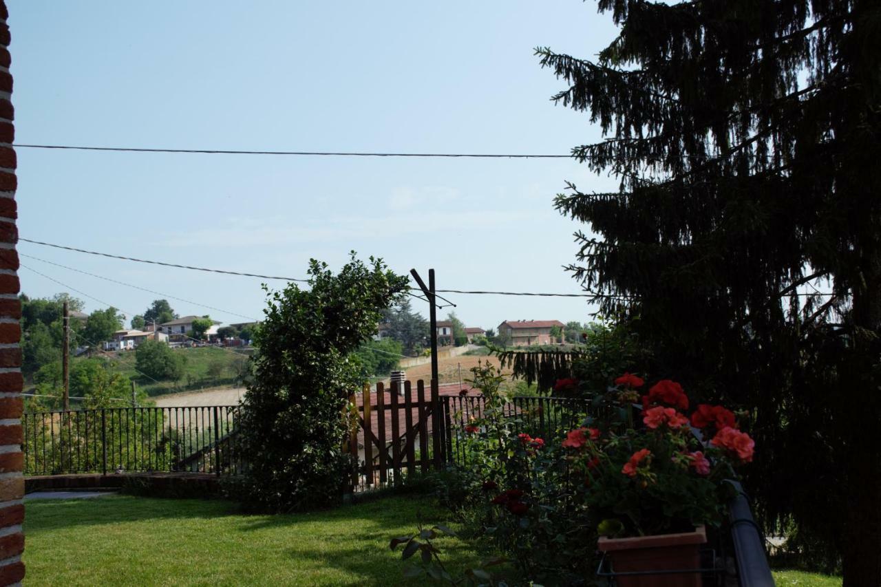 Casa Dei Ciliegi Castell'Alfero Villa ภายนอก รูปภาพ